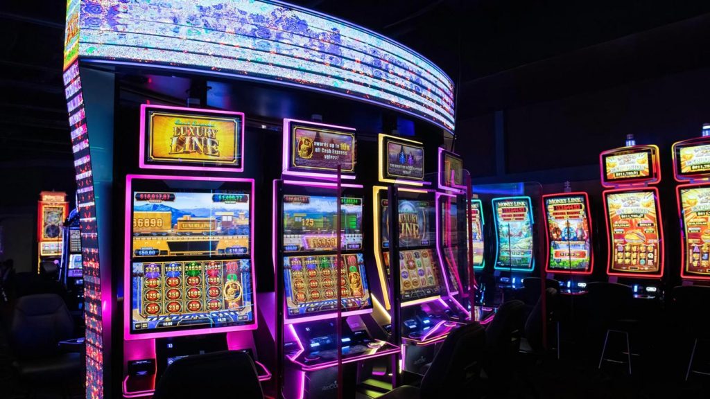 Things to Consider When You Play Online Slots